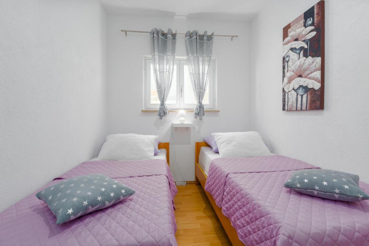 Family Apartment Romina Vrsar Exterior foto